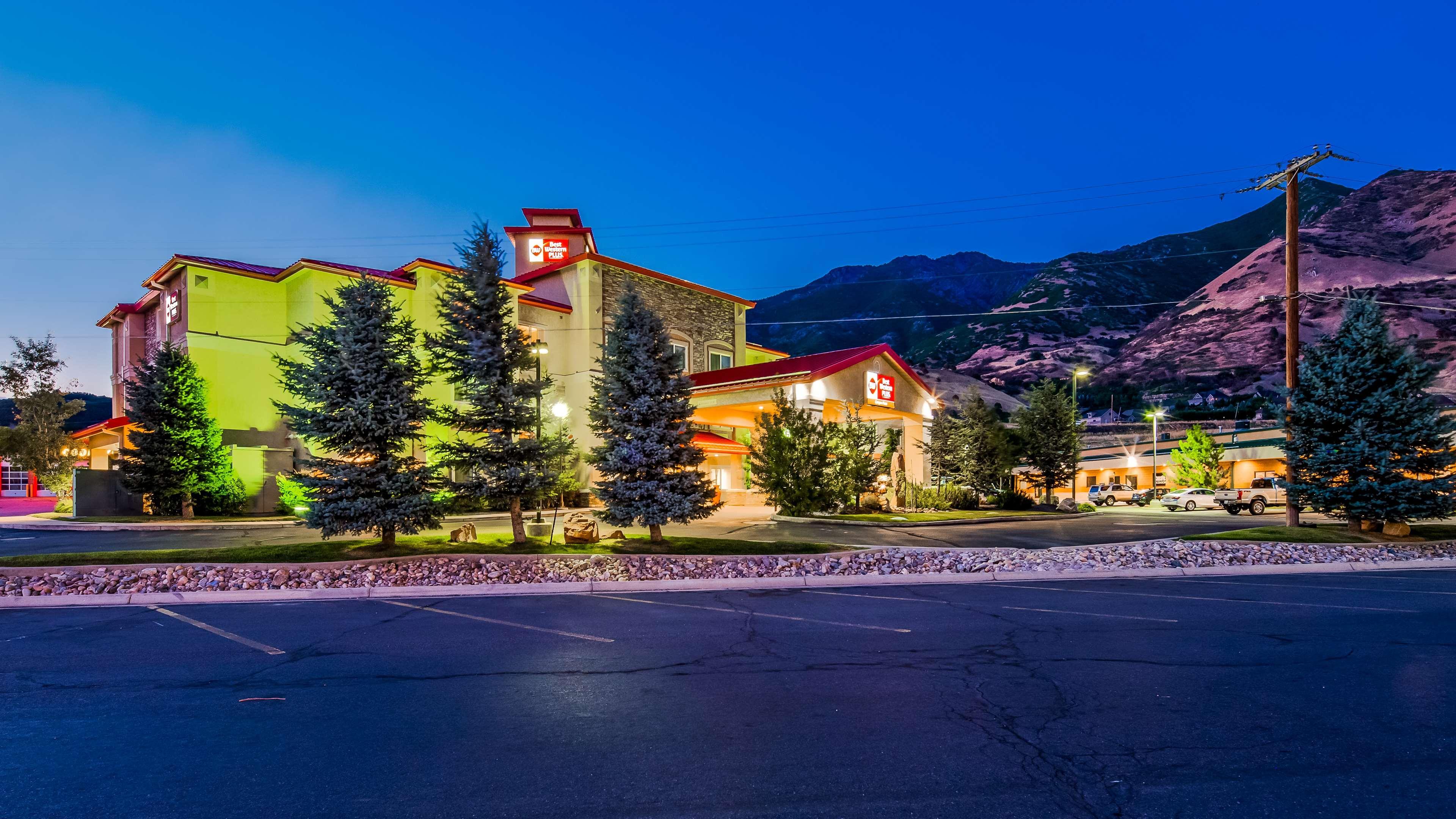 Best Western Plus Canyon Pines Hotel Ogden Exterior photo